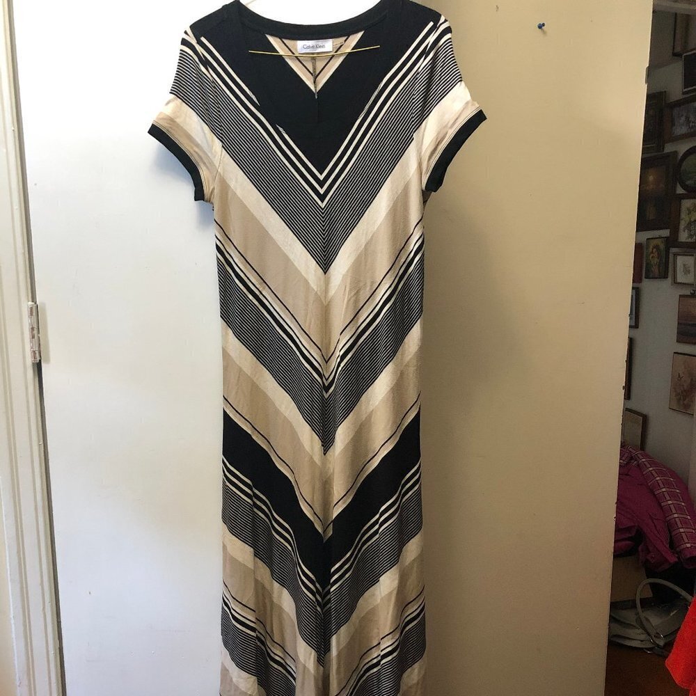 CALVIN KLEIN Womens floor length Dress.
